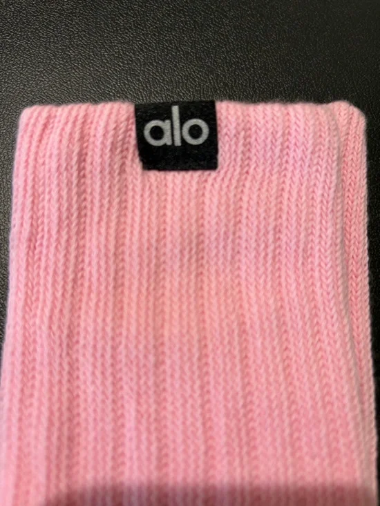 ALO Yoga Scrunch Socks Sweet Pink SZ M - Picture 8 of 9